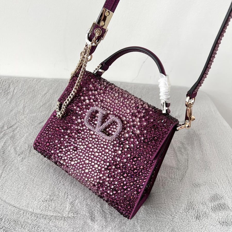 Valentino Garavani VSLING bag / حقيبة فالنتينو غارافاني VSLING