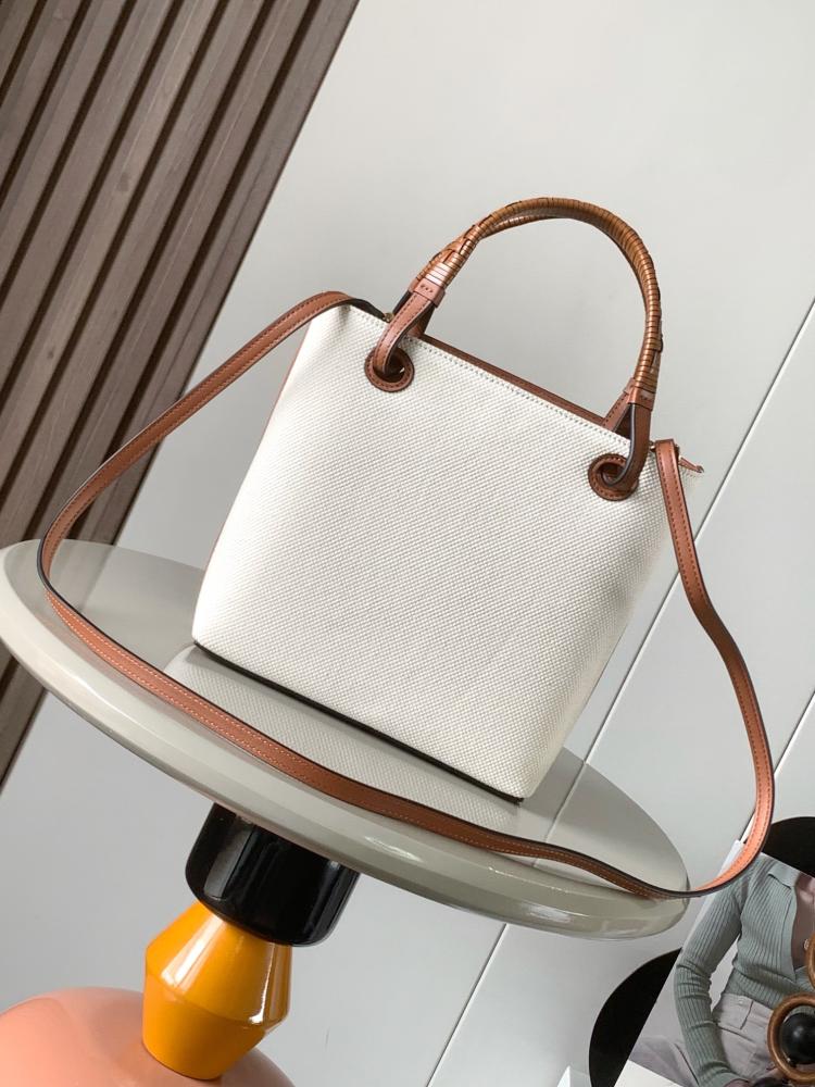 Loewe tote bag 22cm