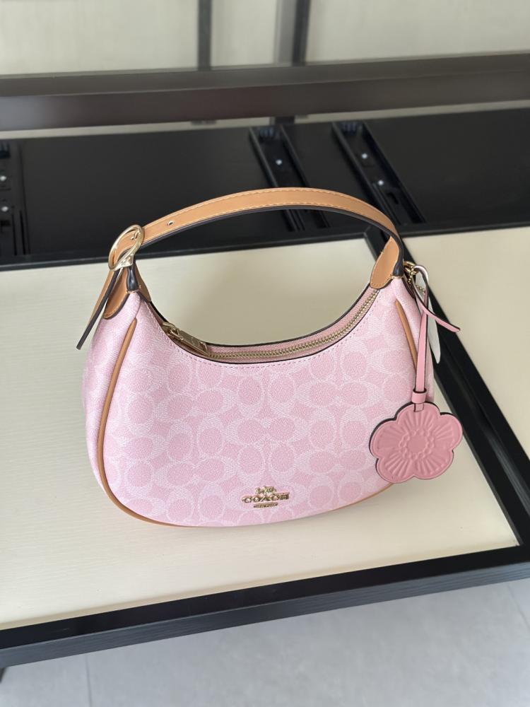 Coach Emily Shoulder Bag / حقيبة كتف كوتش إميلي