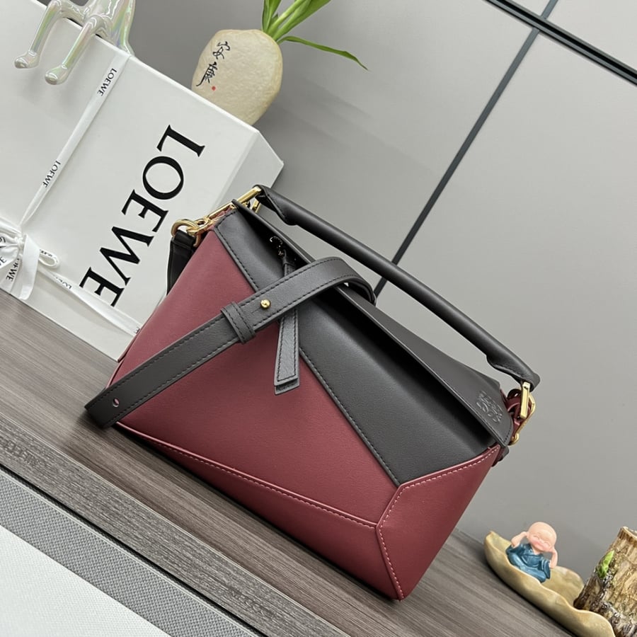 Loewe Puzzle Bag (لووي بازل باغ)