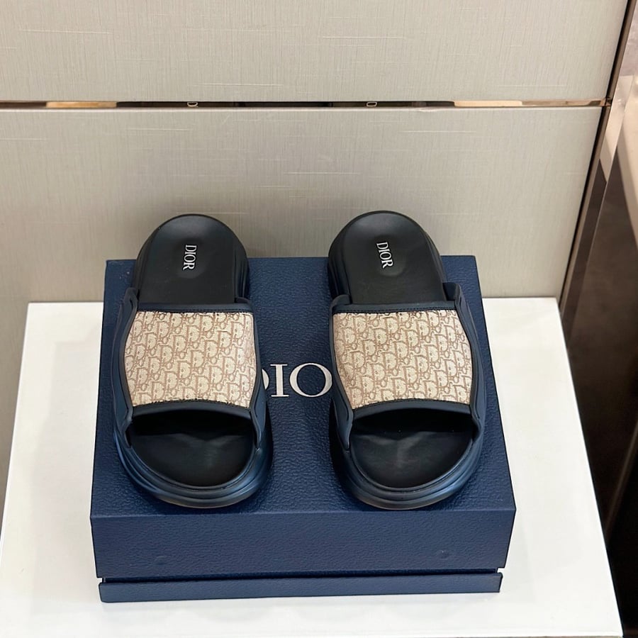 CD Sandals