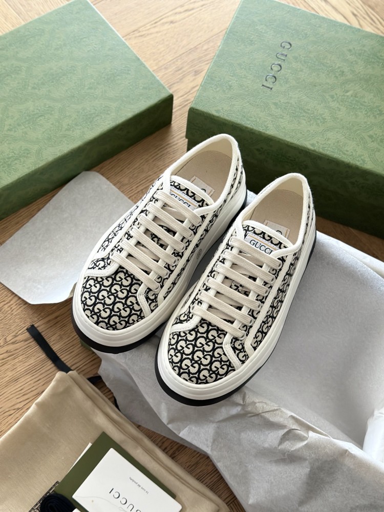 GG shoes