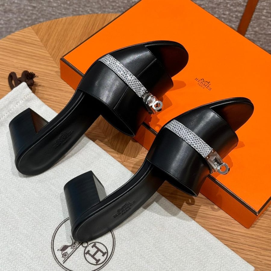 SANDAL