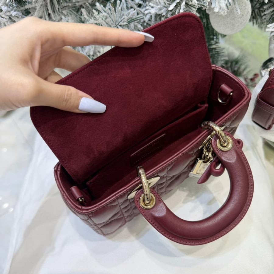 Mini bag ( المقاس الجديد ١٩ سم.)