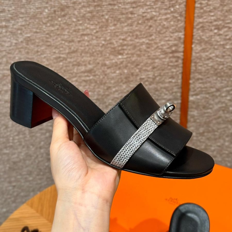 SANDAL