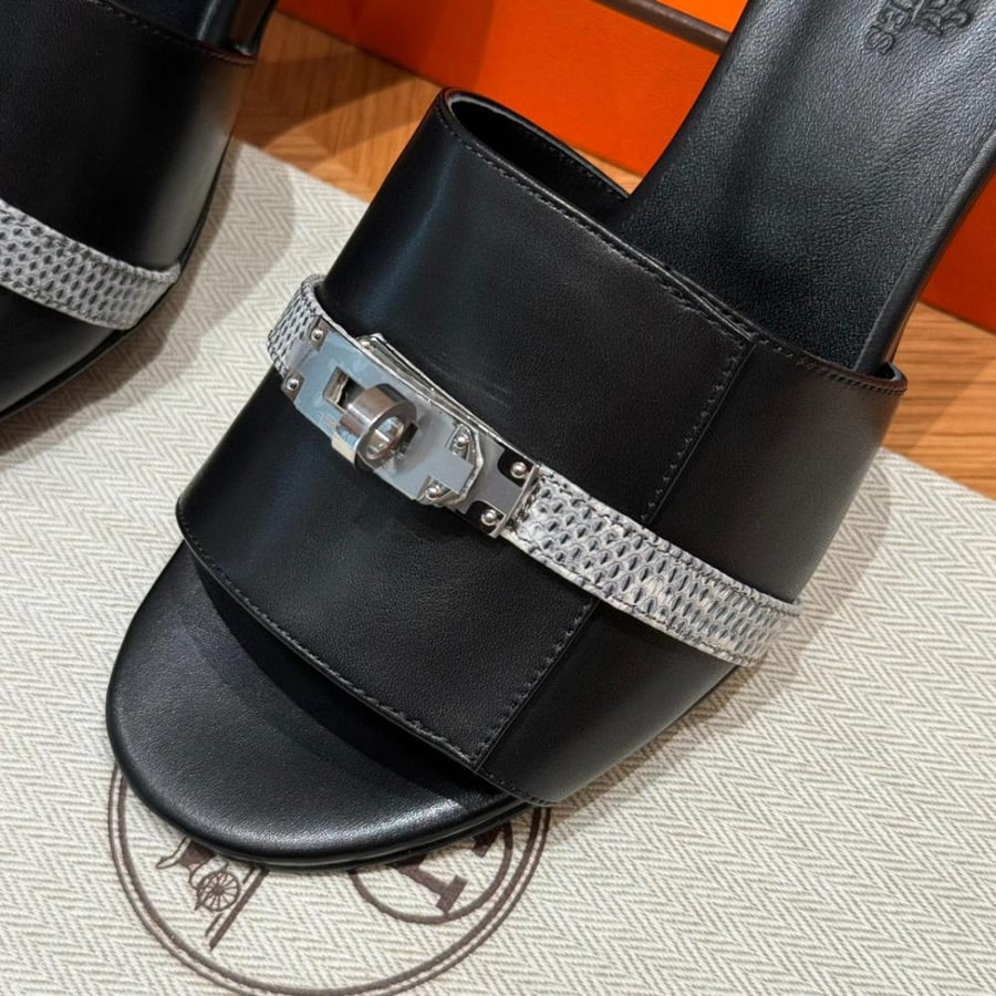 SANDAL