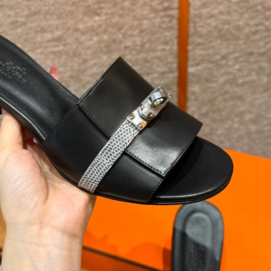 SANDAL
