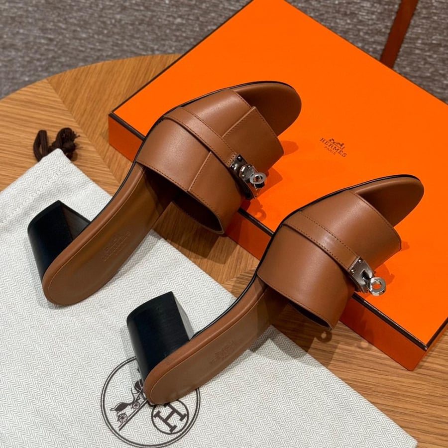 SANDAL
