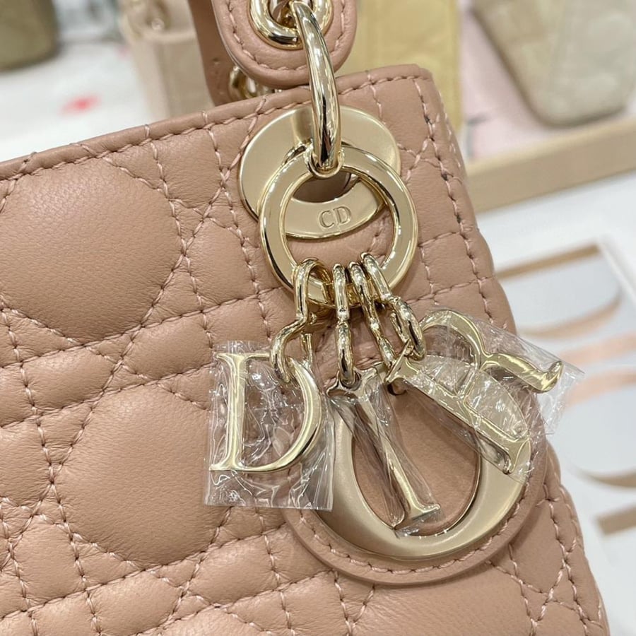 D BAG