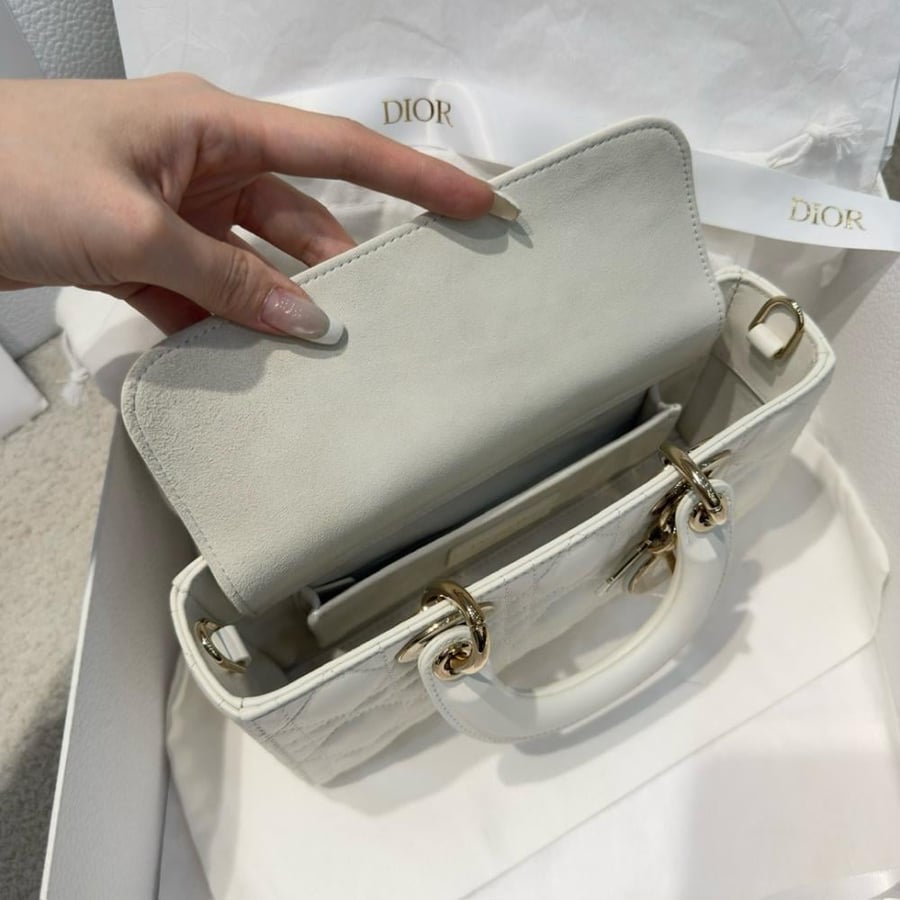 Small  22 cm