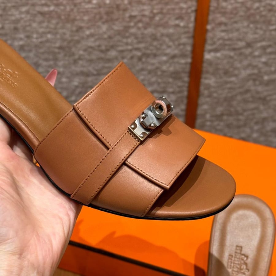 SANDAL