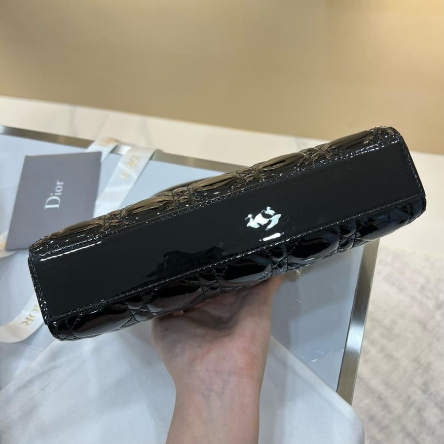 Small  22 cm