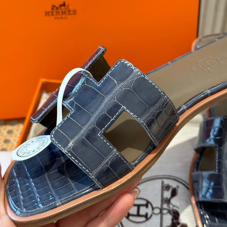 SANDAL