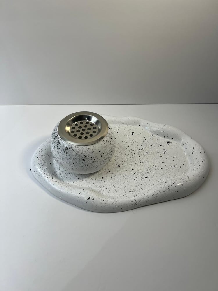 صحن مع مبخره