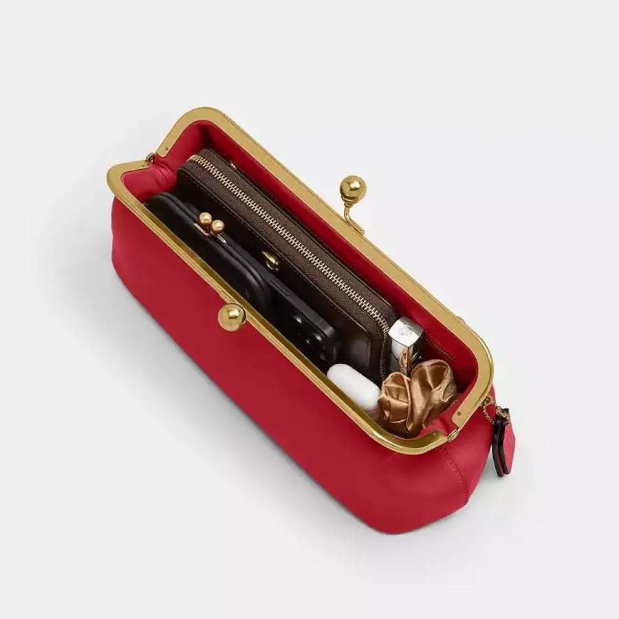 شنطه كوتش Kisslock Frame Bag 30