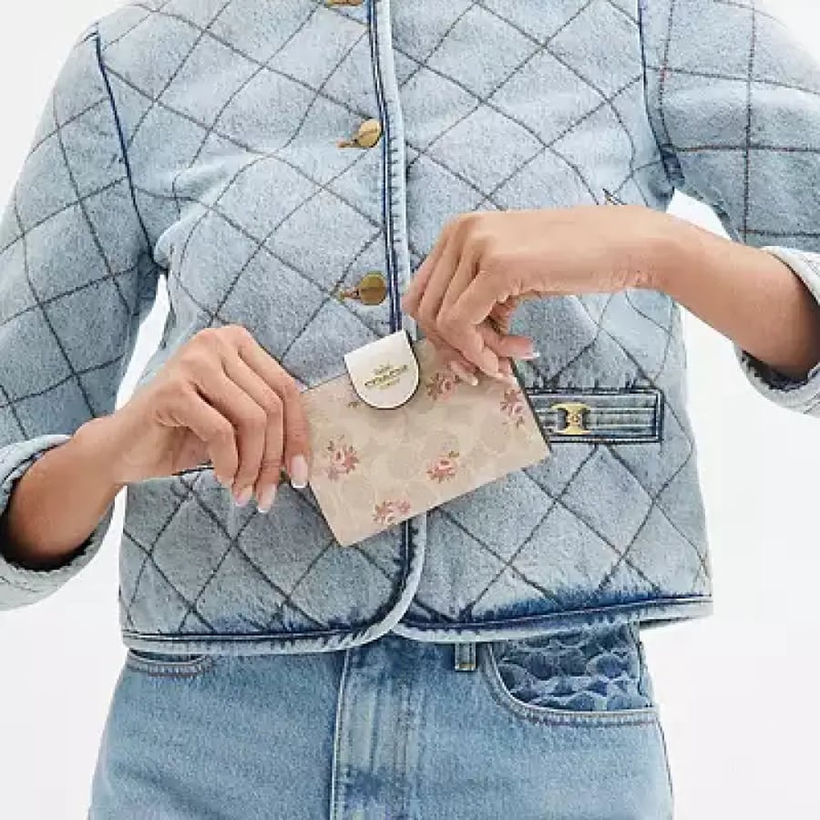 محفظه كوتش Medium Corner Zip Wallet