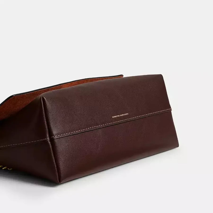 شنطه كوتش بوتيك Chelsea Shoulder Bag 30