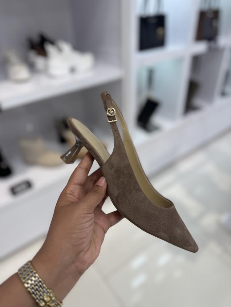 كعب مايكل كورس