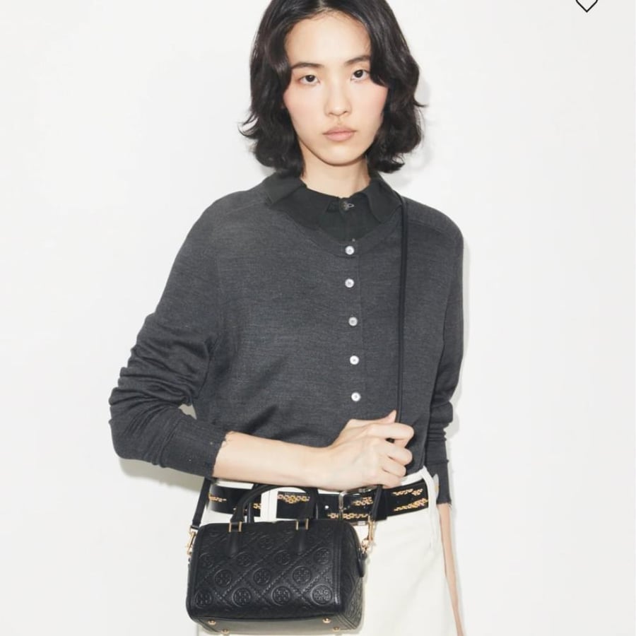 شنطه توري بورش بوتيك T MONOGRAM PEBBLED PETITE BARREL BAG