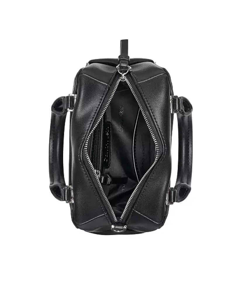 شنطه كالفن كلاين ميديم Akari Signature Medium Crossbody Handbag