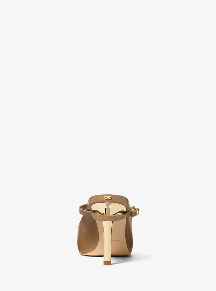كعب مايكل كورس