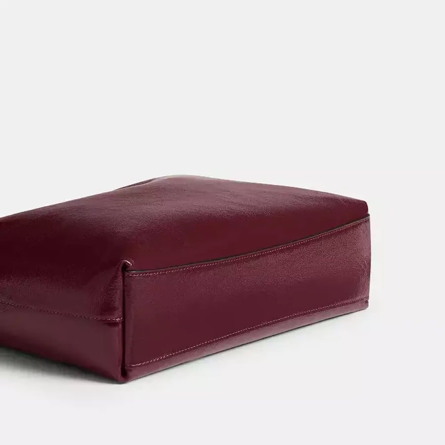 حقيبه كوتش Brooklyn Shoulder Bag 28