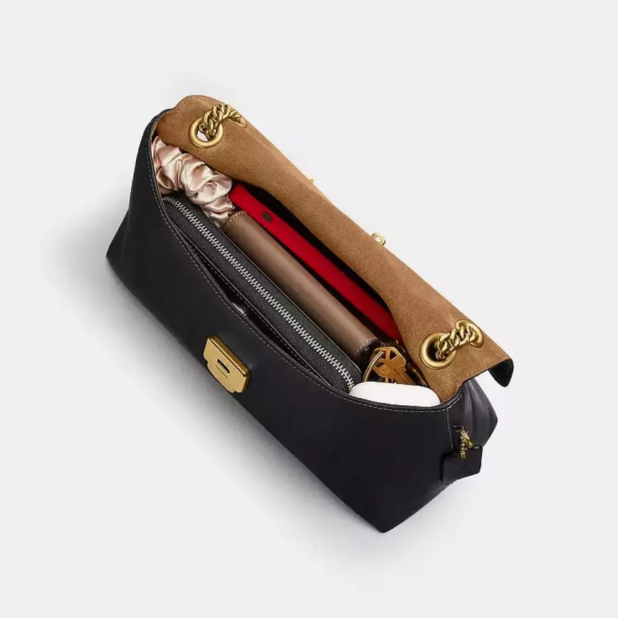شنطه كوتش بوتيك Chelsea Shoulder Bag 30