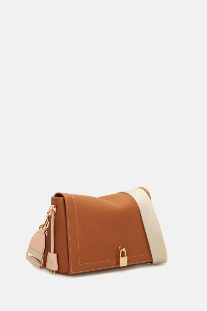 شنطه كارولينا هريرا Andy Locked Crossbody | Medium