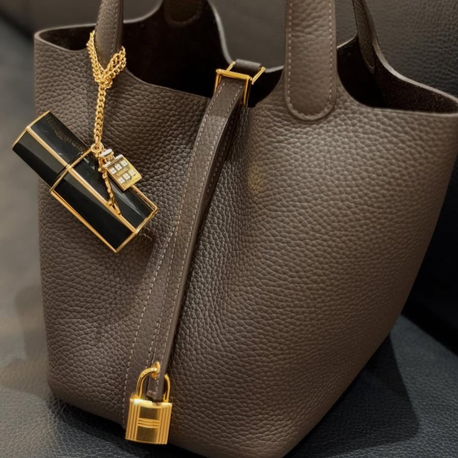تعليقه شانيل عطر كوكو مادموزيل chanel