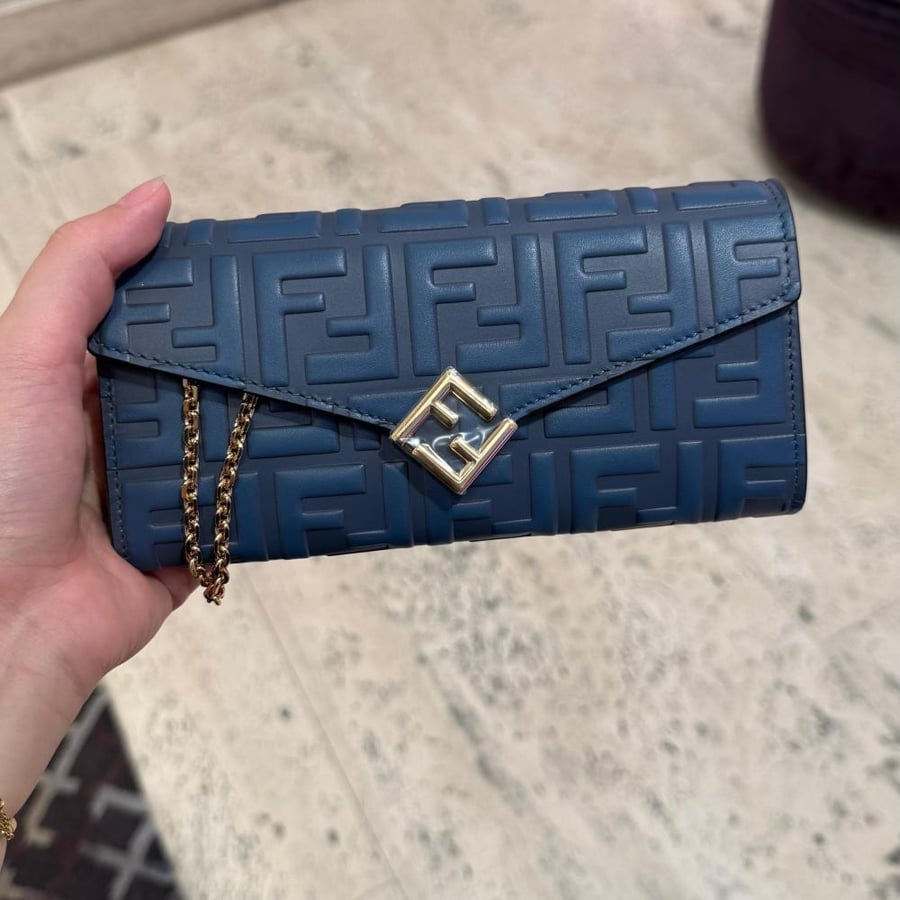 حقيبه فندي