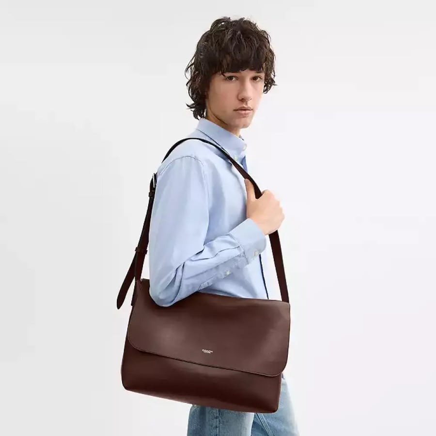 شنطه كوتش اوت لت Ludlow Messenger Bag