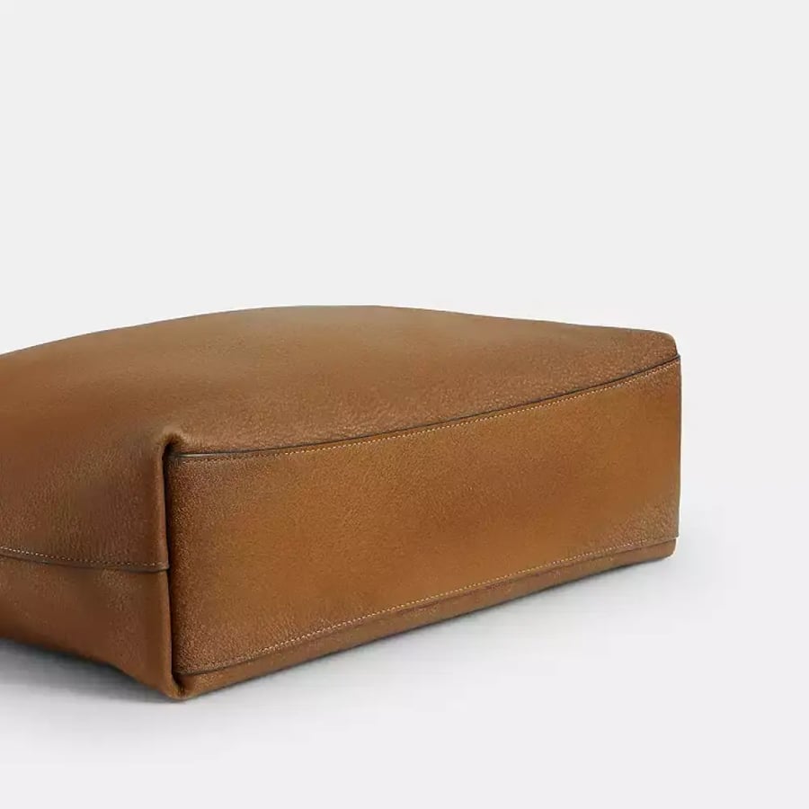 شنطه كوتش Brooklyn Shoulder Bag 34