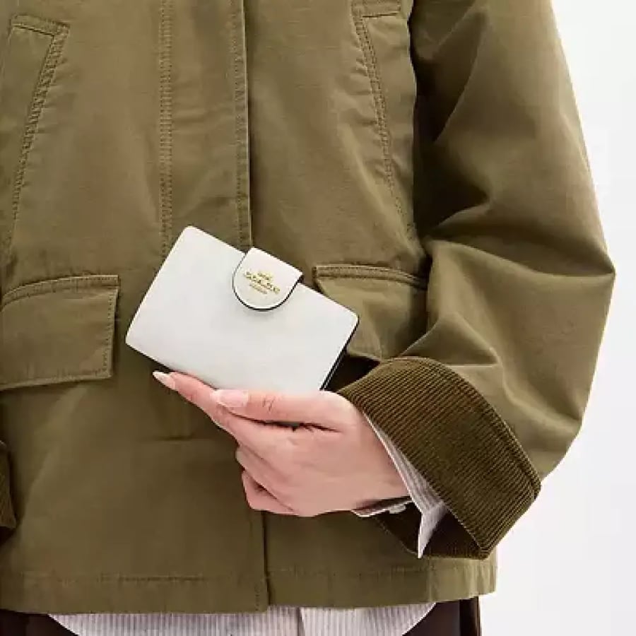 محفظه كوتش Medium Corner Zip Wallet
