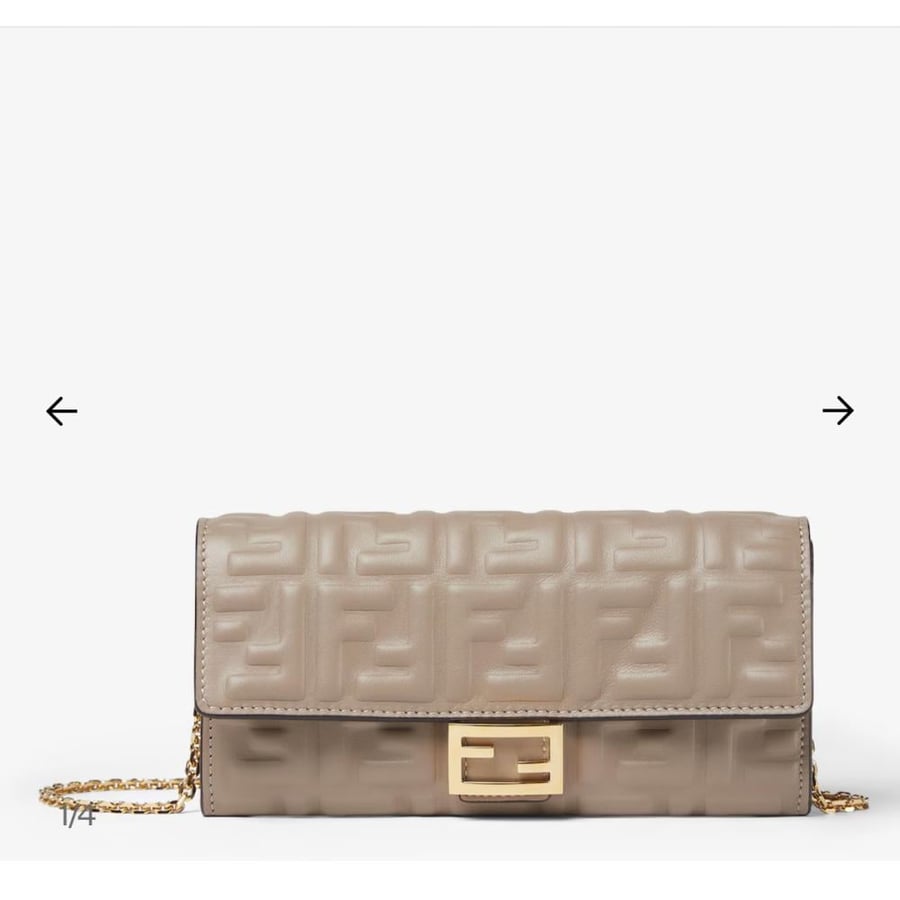 فندي Baguette continental wallet with chain