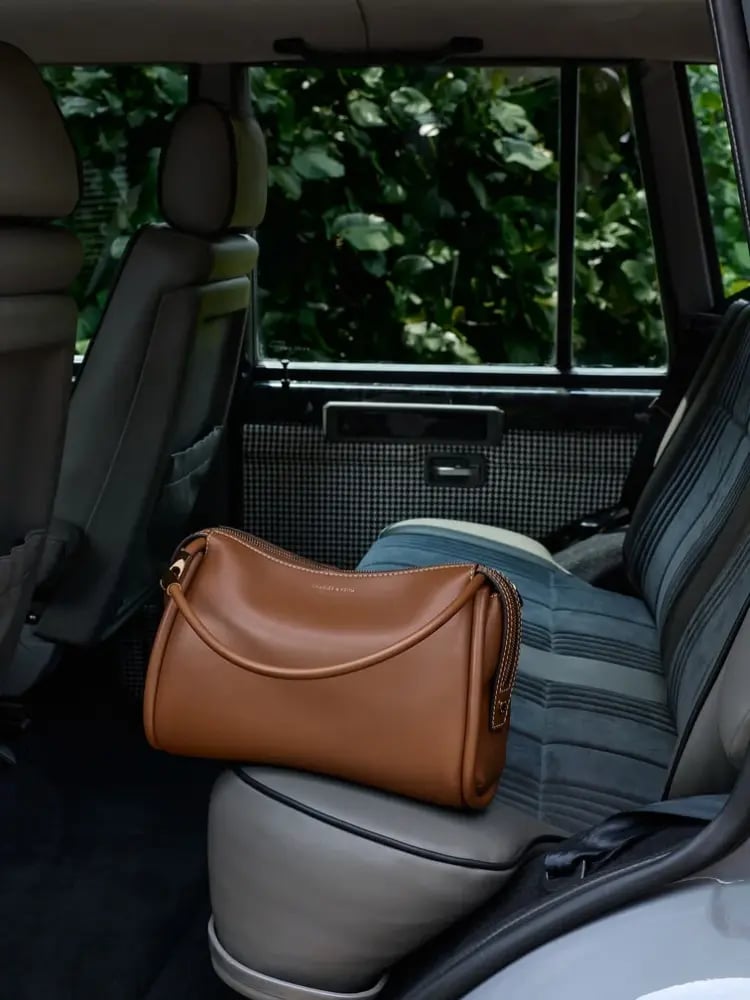 شنطه تشارلز اند كيث  Lyla Tubular Slouchy Shoulder