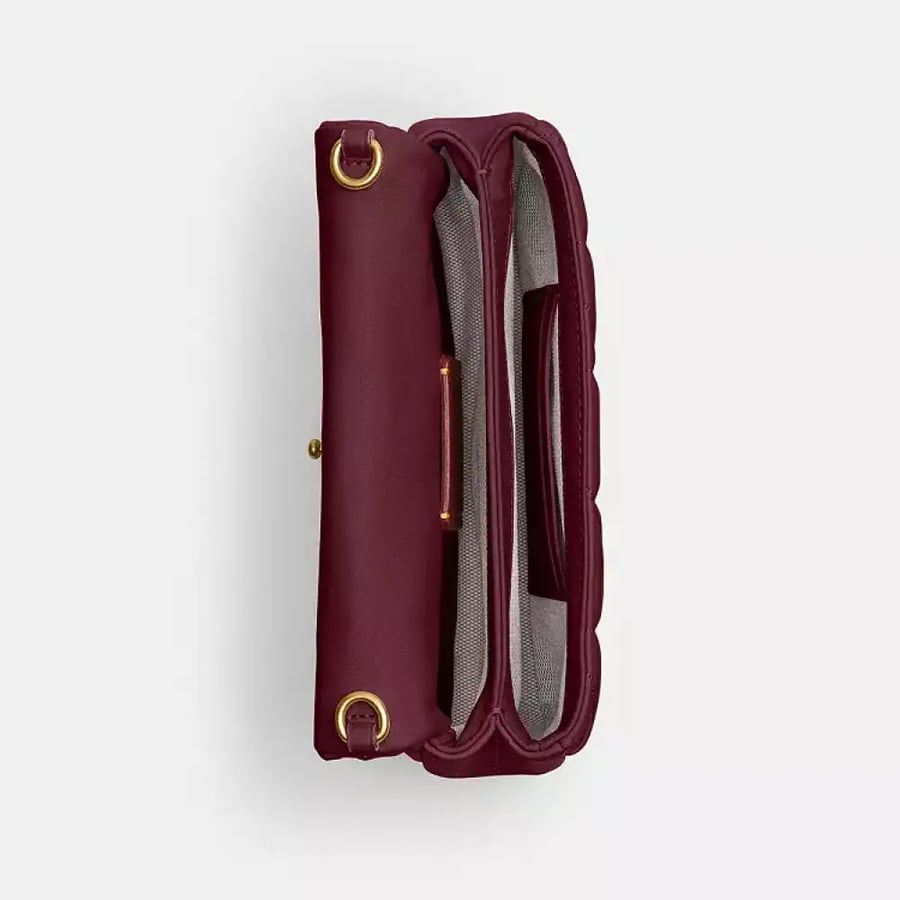 حقيبة كوتش Tabby Chain Crossbody Bag 19