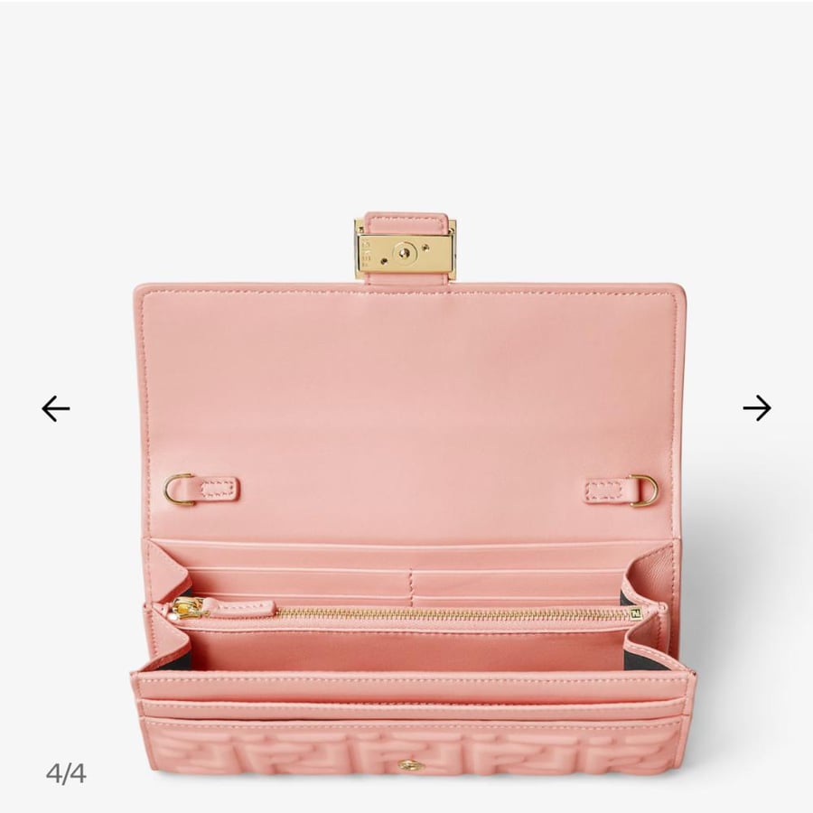 فندي Cartera continental Baguette con cadena