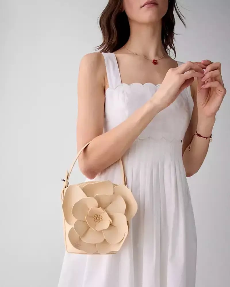 شنطه كيت سبيد Flora Bucket