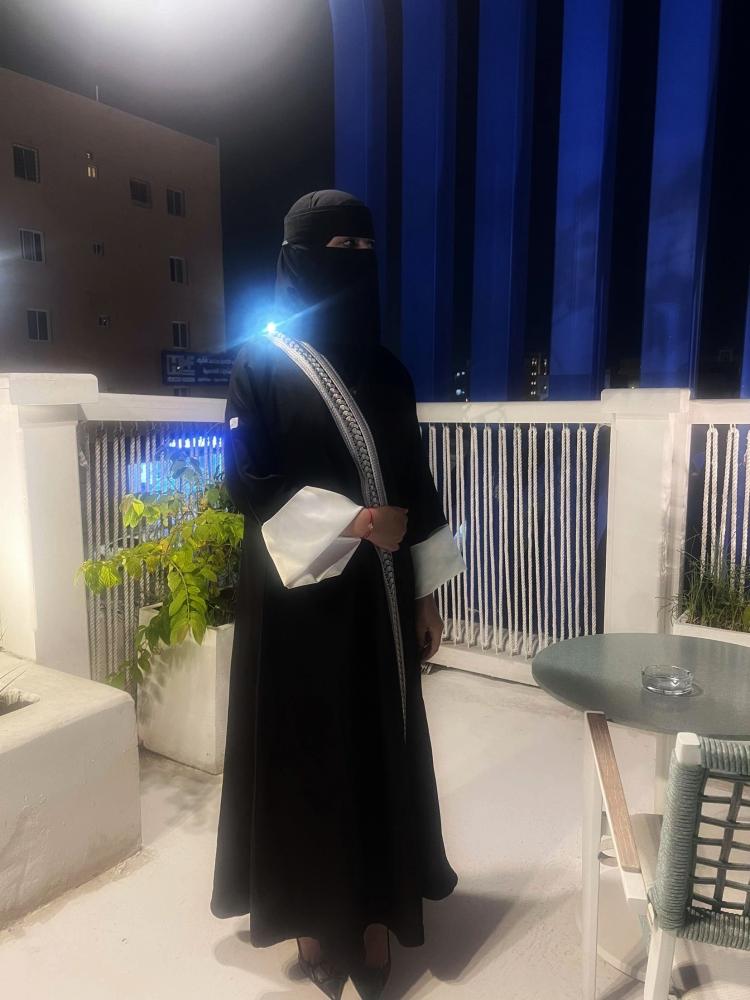 عباية دينا