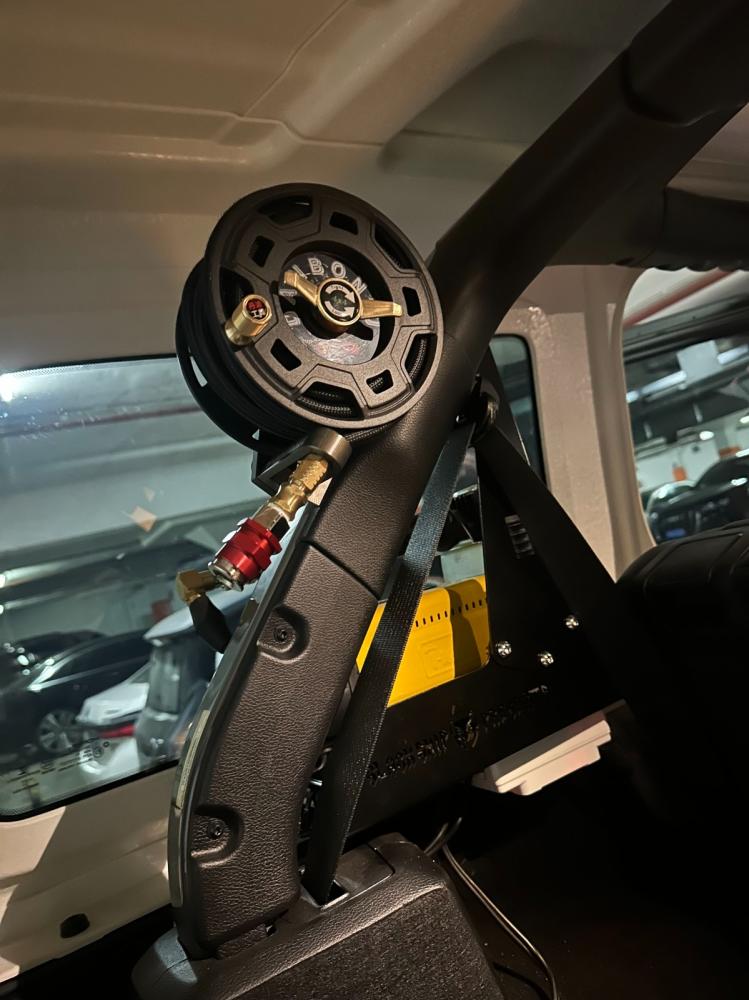 Retractable air hose reel بكرة لي هواء