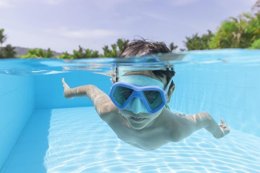 Kids swimming goggles with one lens from Bestway