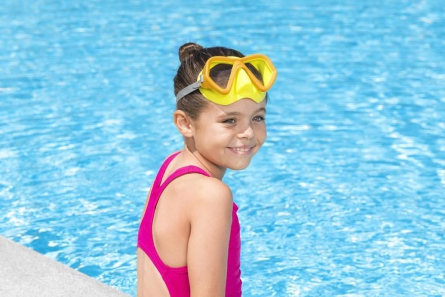 Kids swimming goggles with one lens from Bestway