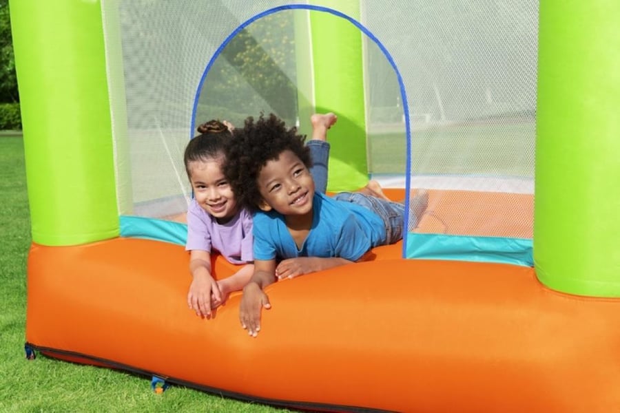 Inflatable jumping game for children 1.94m×1.83m×1.12m Bestway (Jump and Soar Mega Bouncer !)