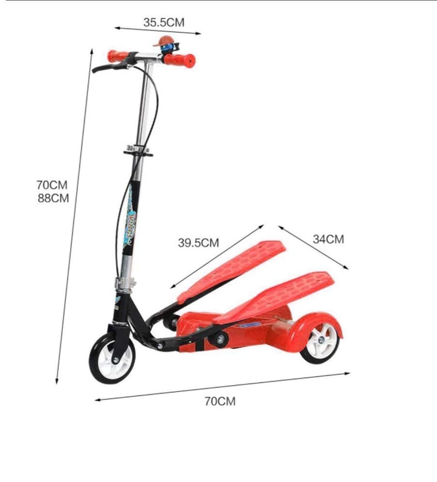 Three-wheeled scooter with double pedals and wings