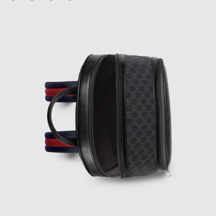 شنطة قوتشي ظهر GG Black medium backpack