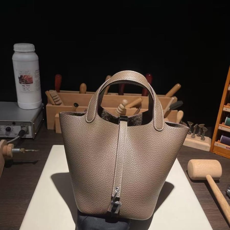 شنطة ارميز Picotin Lock 18 Bag - Hermès