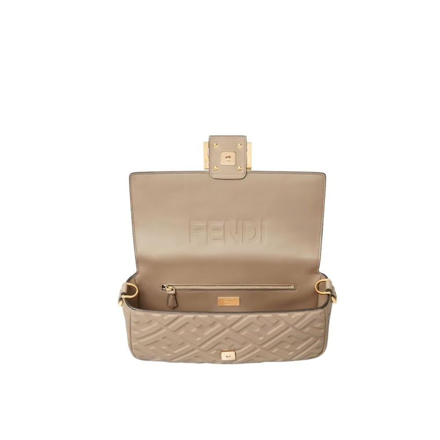 شنطة فندي FENDI bag