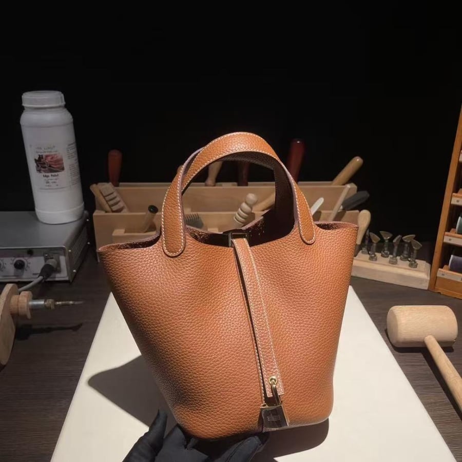 شنطة ارميز Picotin Lock 18 Bag - Hermès