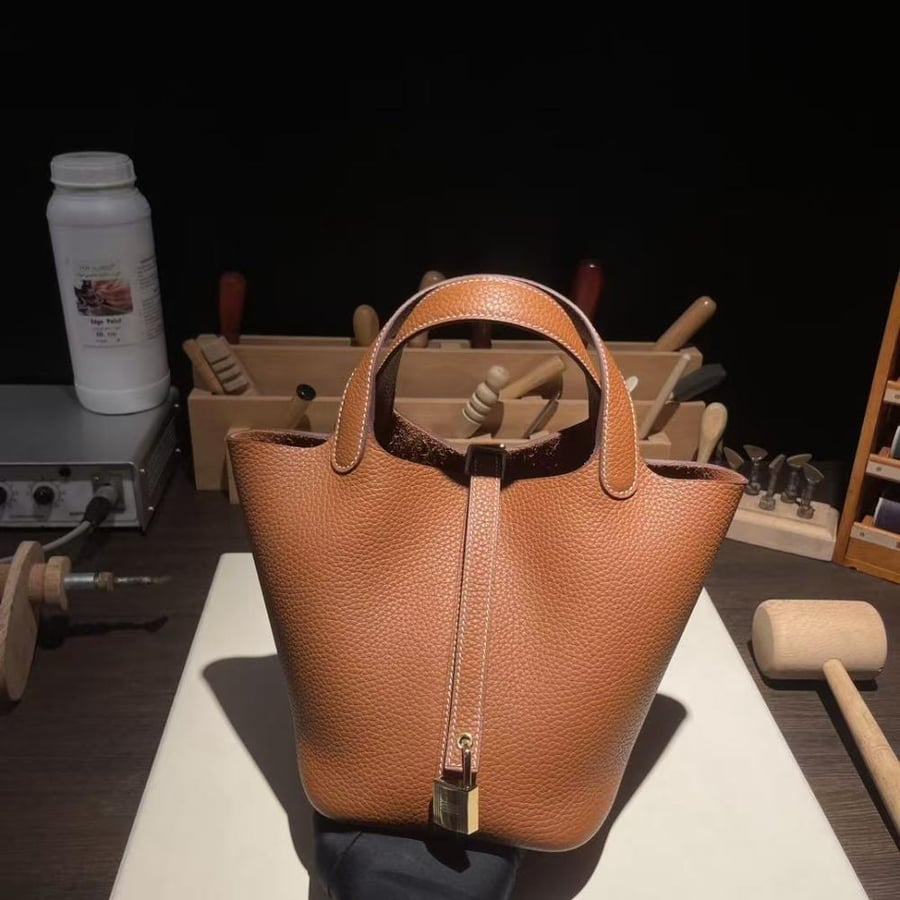 شنطة ارميز Picotin Lock 18 Bag - Hermès