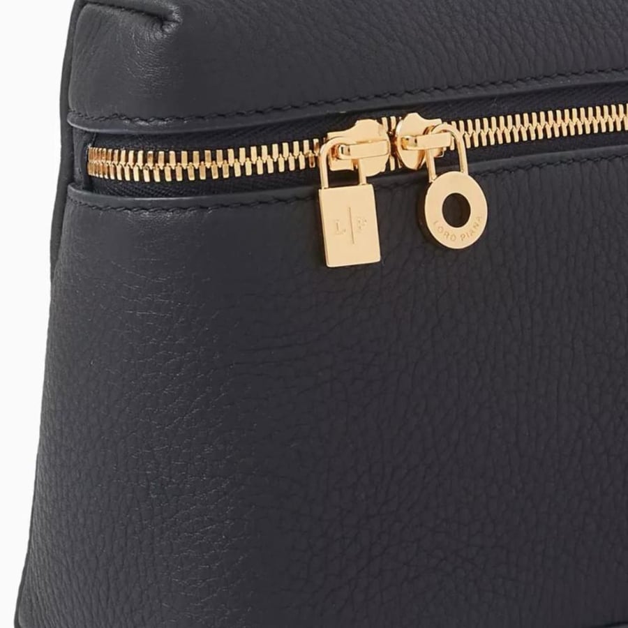 شنطة لورو بيانا Extra Pocket L19